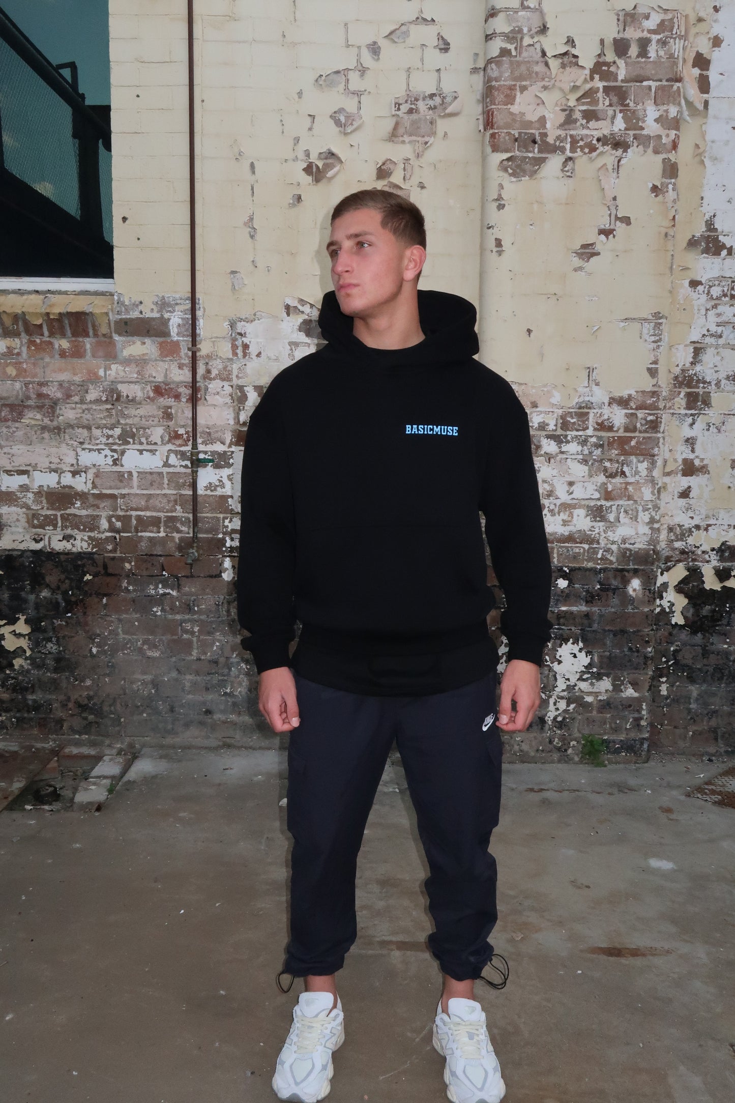 SIGNATURE OVERSIZED HOODIE