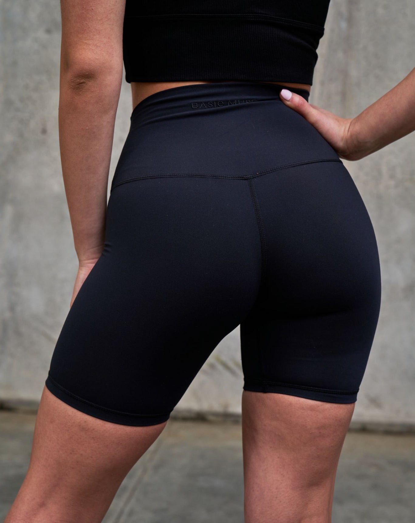 basic muse black bike short